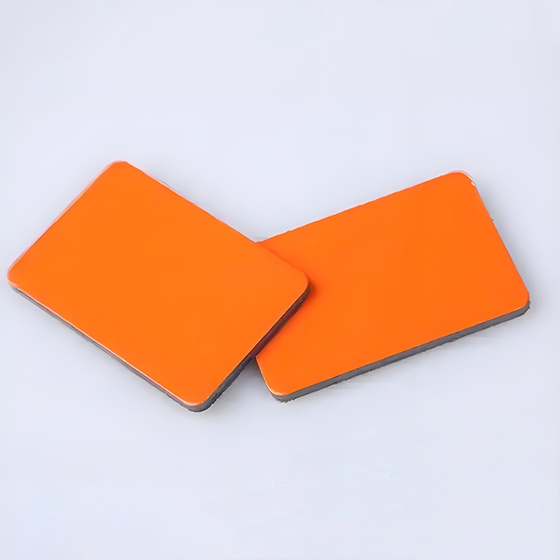 Quae cautiones adhibendae sunt cum Aluminio Auriaco Panels compositis?